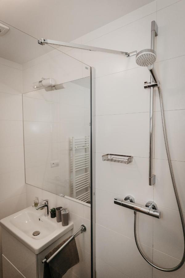 Old Town City Center Apartment 2 - Private Parking Included Кошице Экстерьер фото