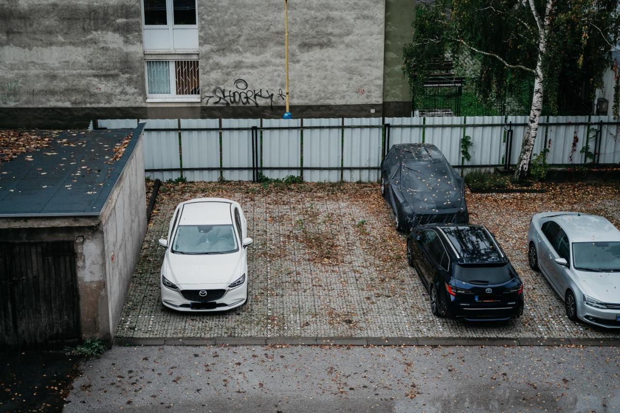 Old Town City Center Apartment 2 - Private Parking Included Кошице Экстерьер фото